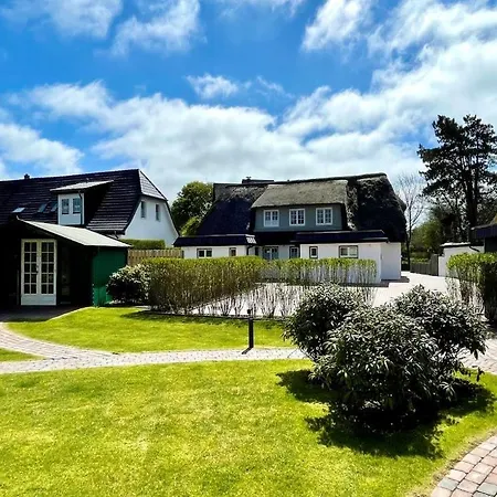 Moi's Hues Friesenhaus Moi S Hues 1 *