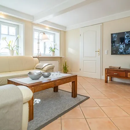 Moi's Hues Friesenhaus Moi S Hues 1 *