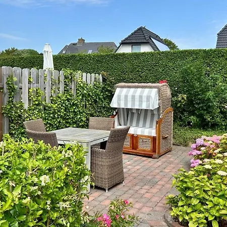 Moi's Hues Friesenhaus Moi S Hues 1